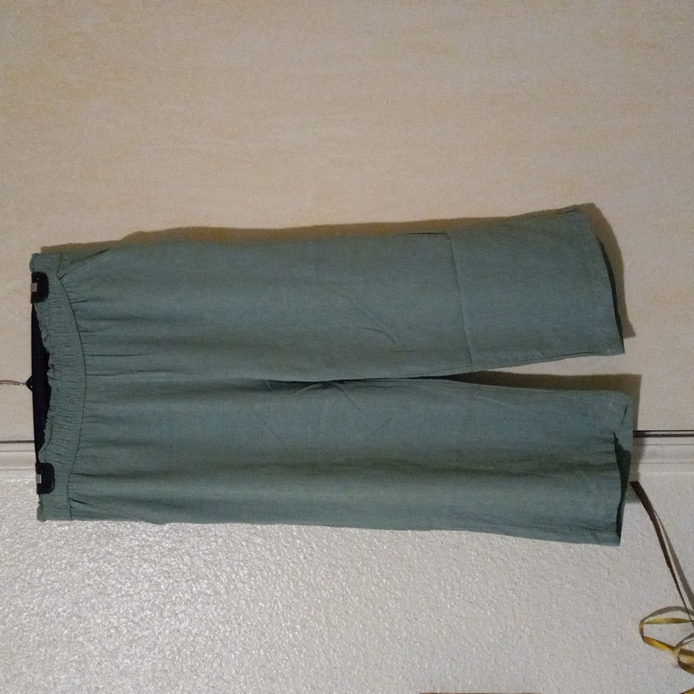 Womens Capris Light Olive color size L